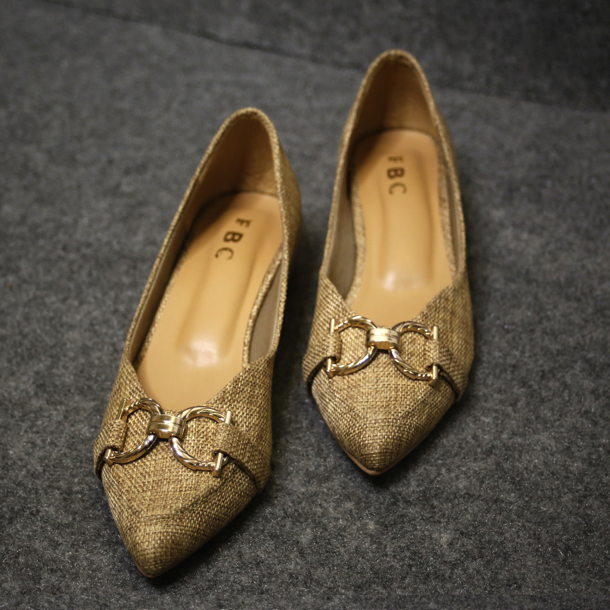 Women Brown Urban Chic Pumps Women Brown Urban Chic Pumps